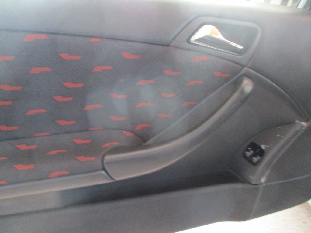 MERCEDES-BENZ C 200 2001