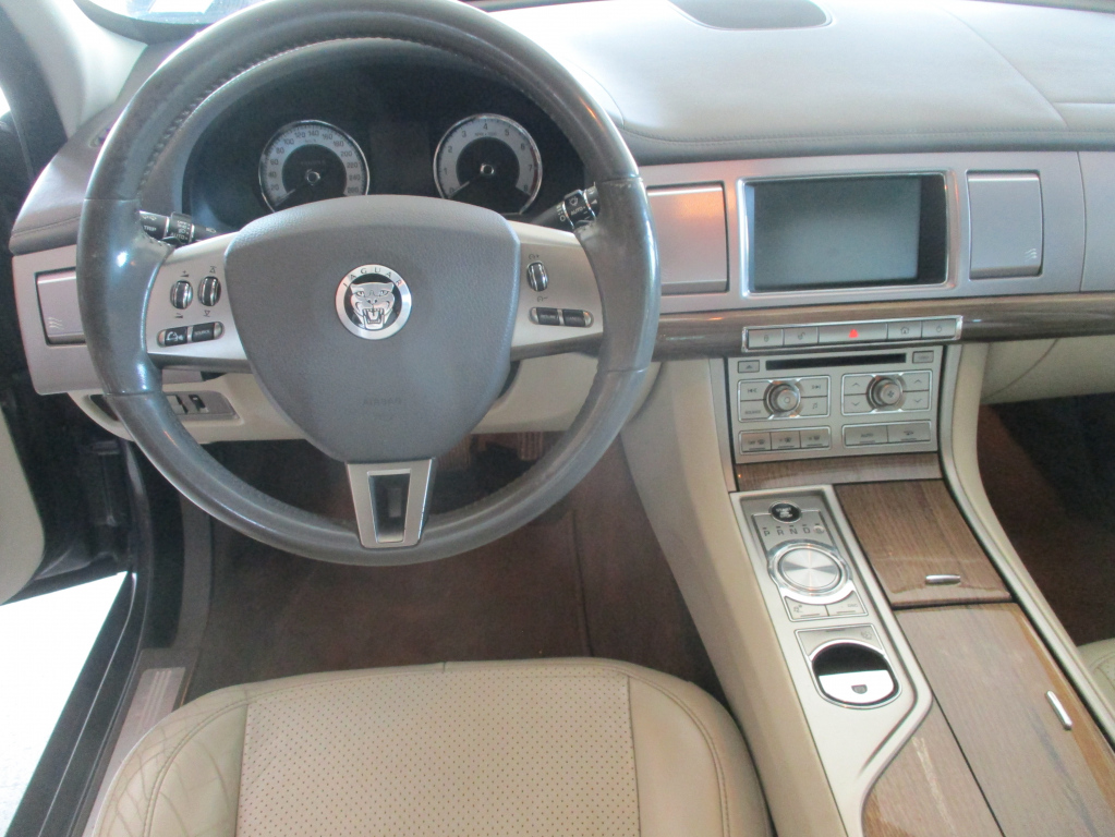 JAGUAR XF 2008