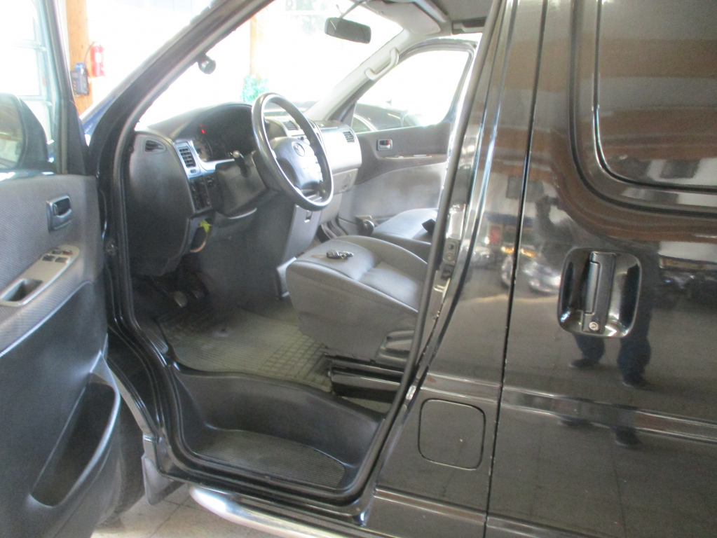 TOYOTA Hiace 2012