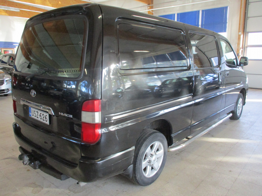 TOYOTA Hiace 2012