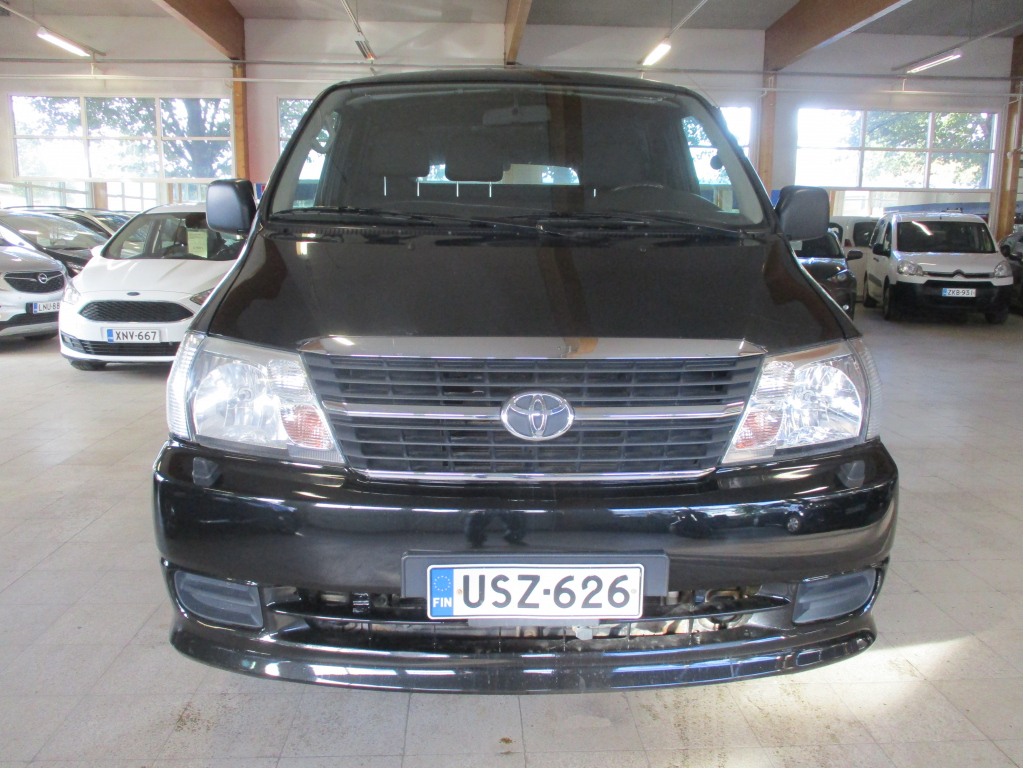 TOYOTA Hiace 2012