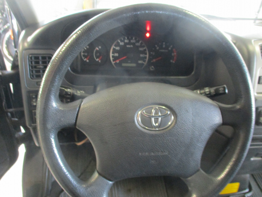 TOYOTA Hiace 2012