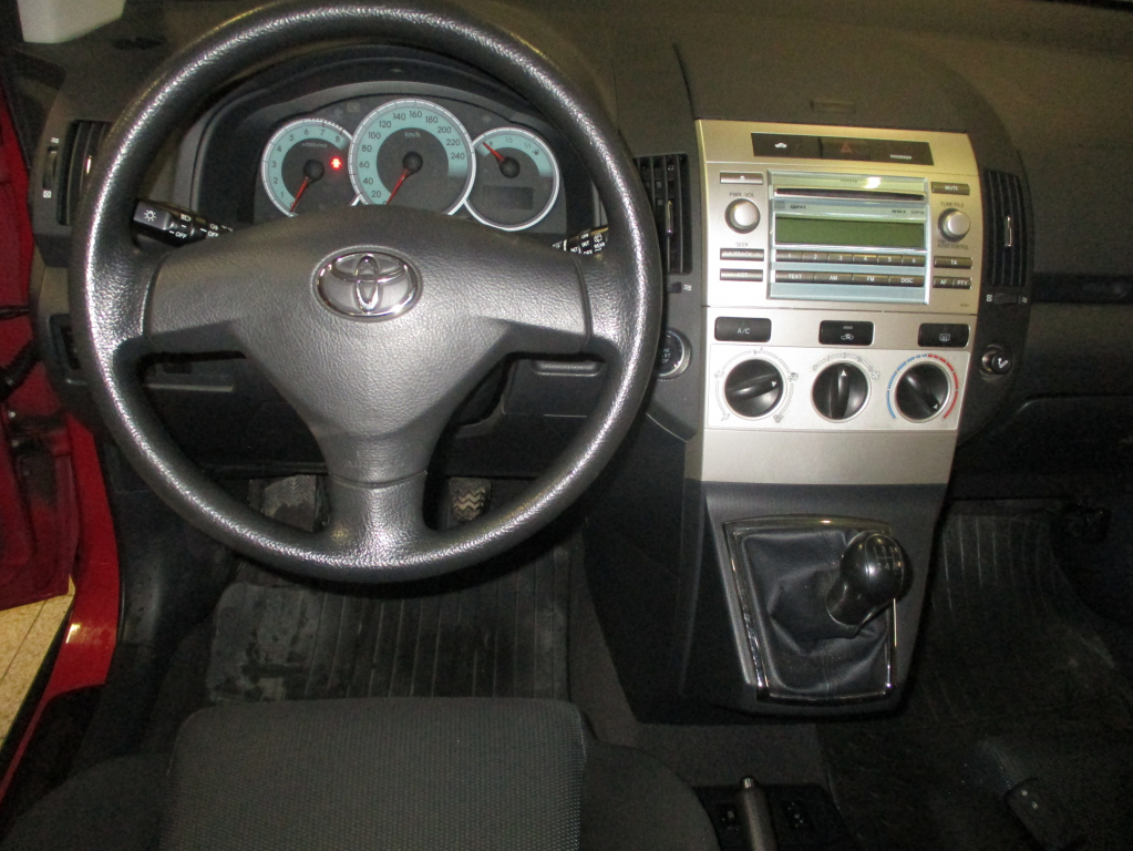 TOYOTA COROLLA VERSO 2008