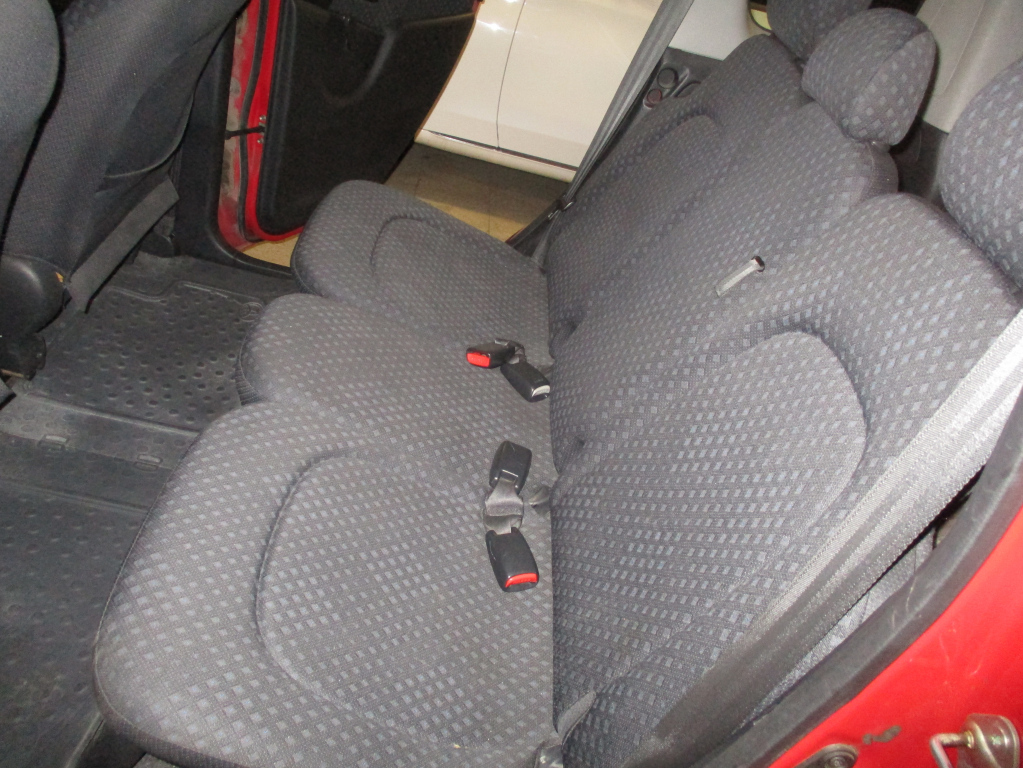 TOYOTA Yaris Verso 2005