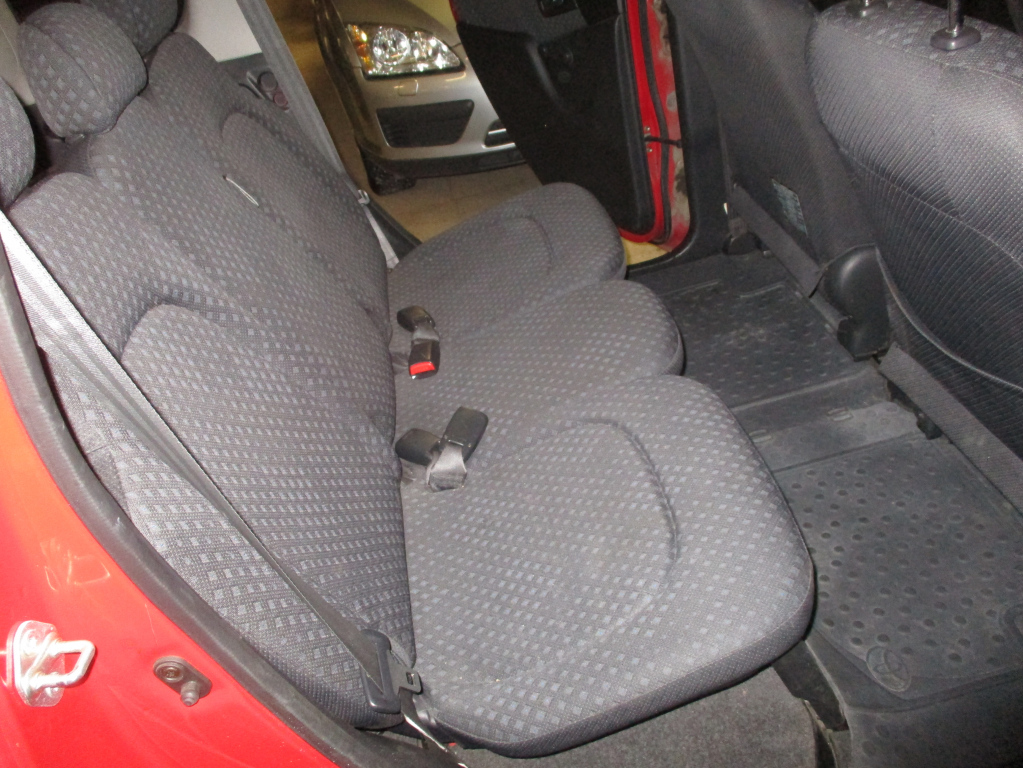 TOYOTA Yaris Verso 2005