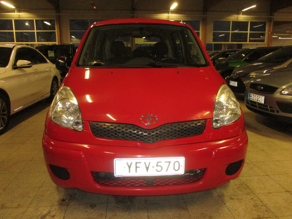 TOYOTA Yaris Verso 2005