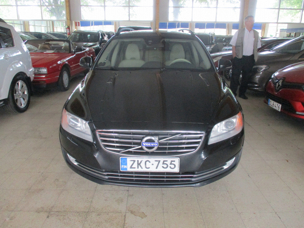 VOLVO V70 2014