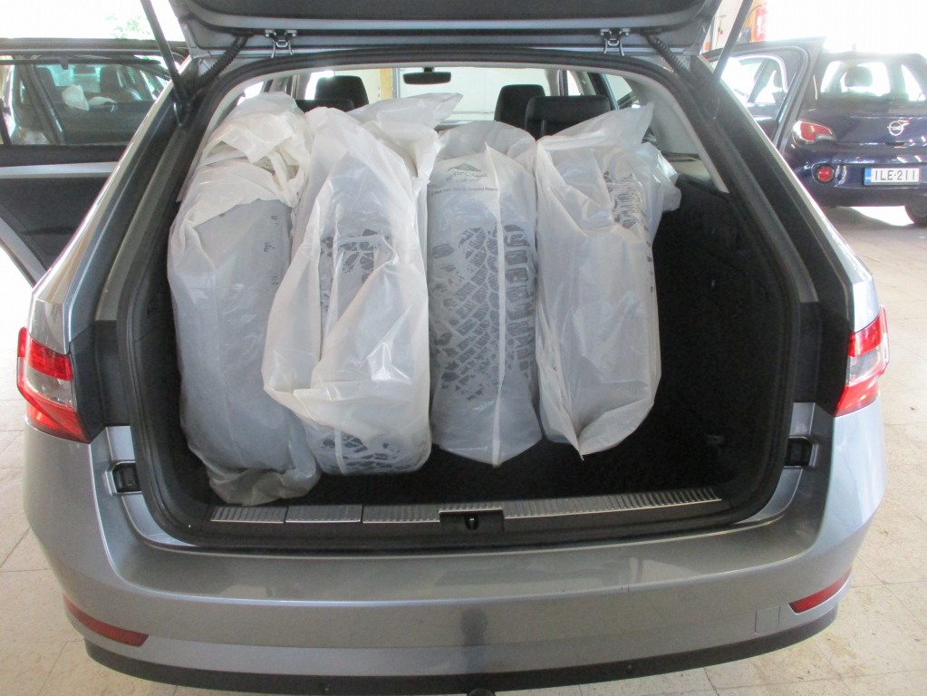 SKODA SUPERB 2016