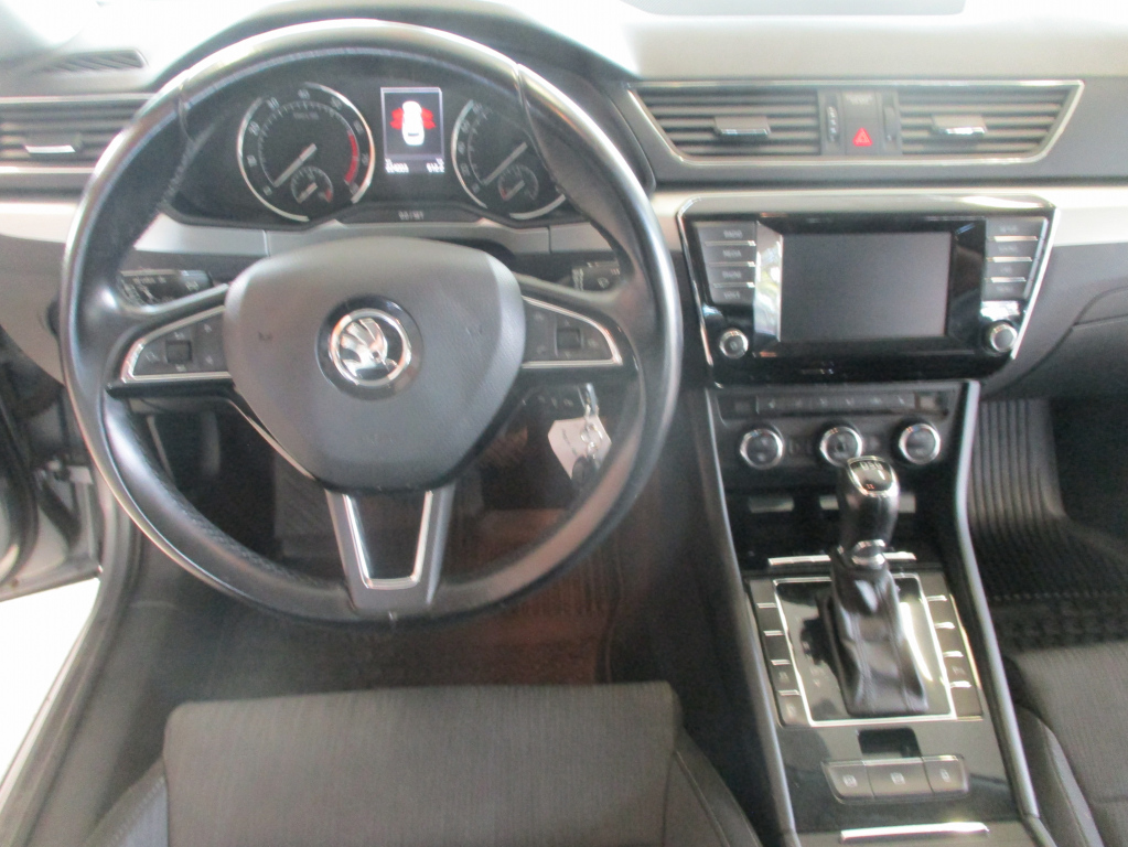 SKODA SUPERB 2016