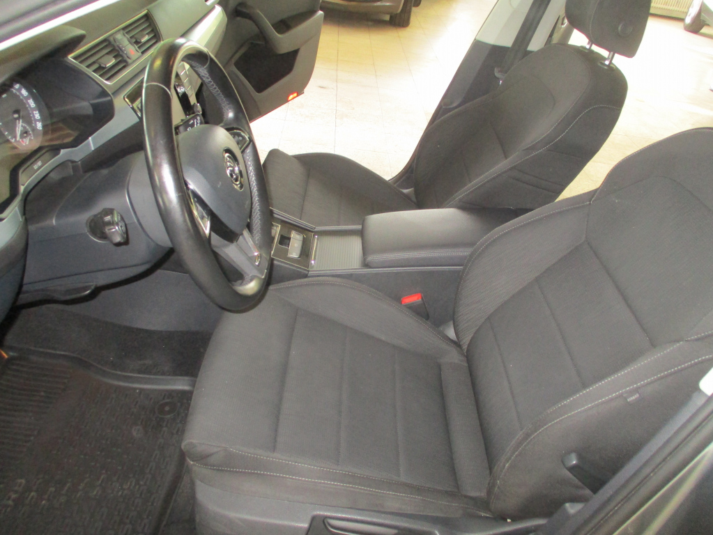 SKODA SUPERB 2016