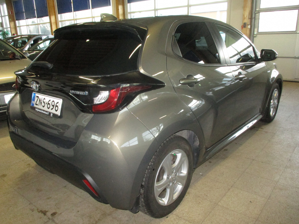 TOYOTA Yaris 2021