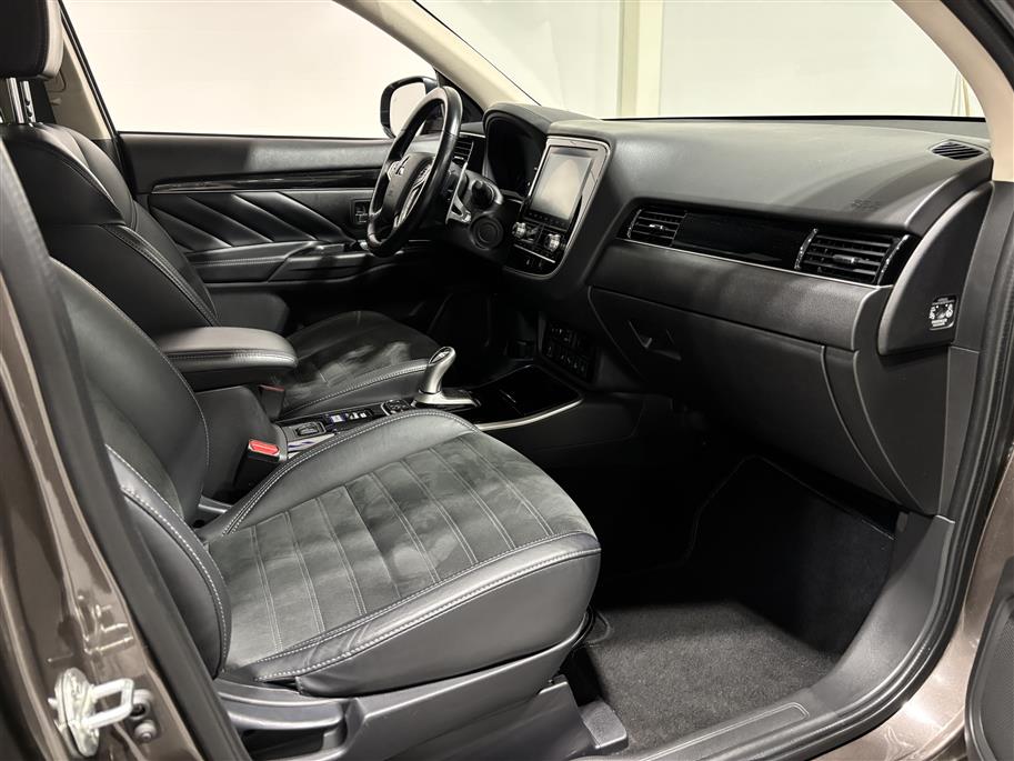 Mitsubishi Outlander PHEV 2020