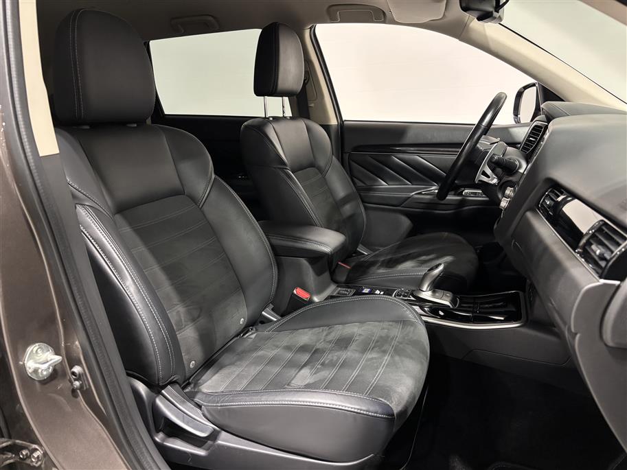 Mitsubishi Outlander PHEV 2020