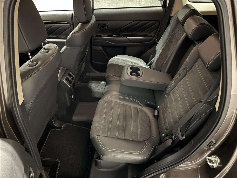 Mitsubishi Outlander PHEV 2020