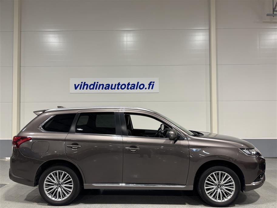 Mitsubishi Outlander PHEV 2020