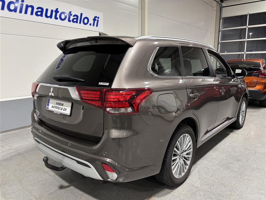 Mitsubishi Outlander PHEV 2020