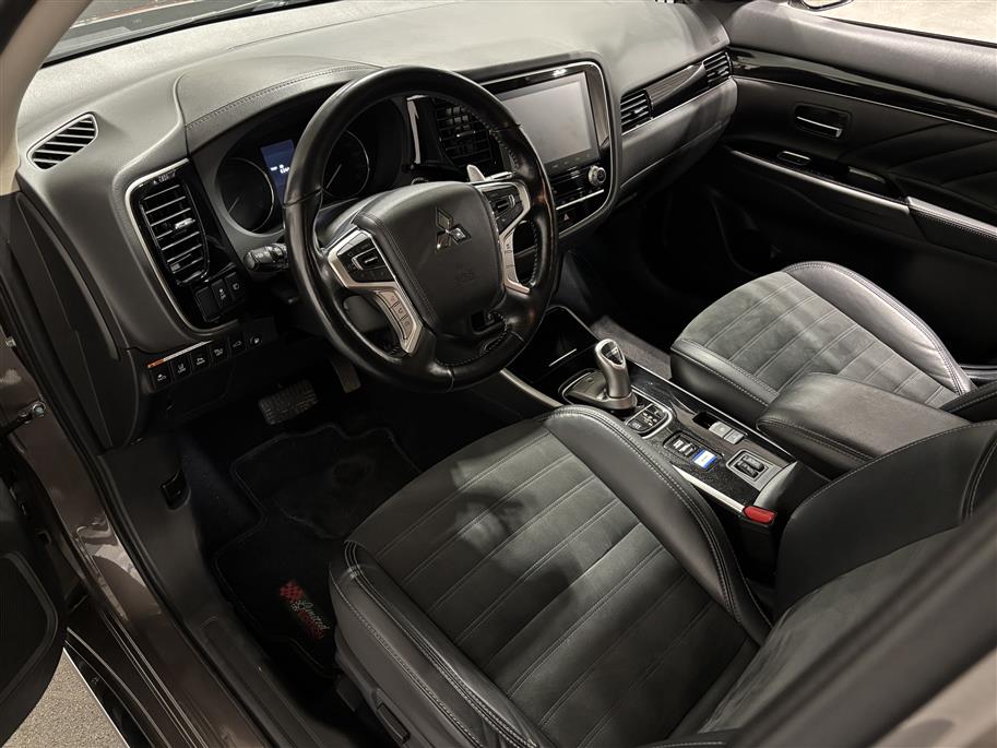 Mitsubishi Outlander PHEV 2020