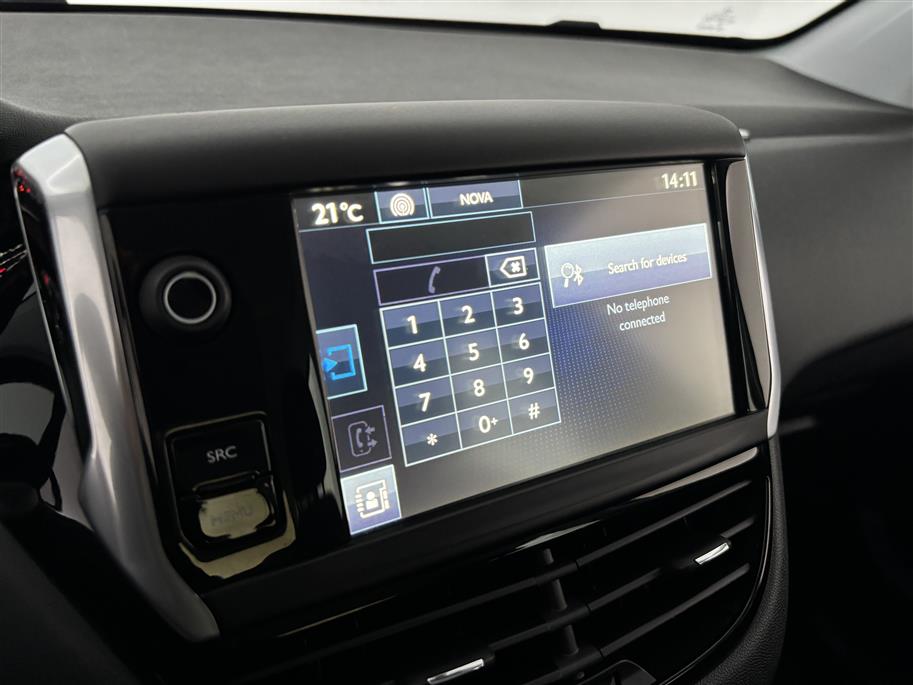PEUGEOT 208 2015
