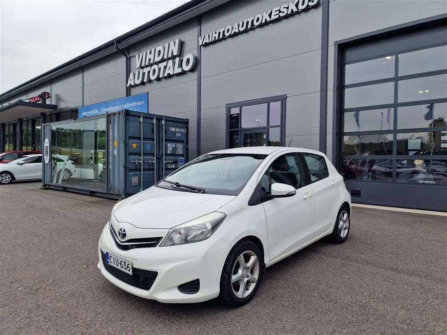 TOYOTA Yaris 2012