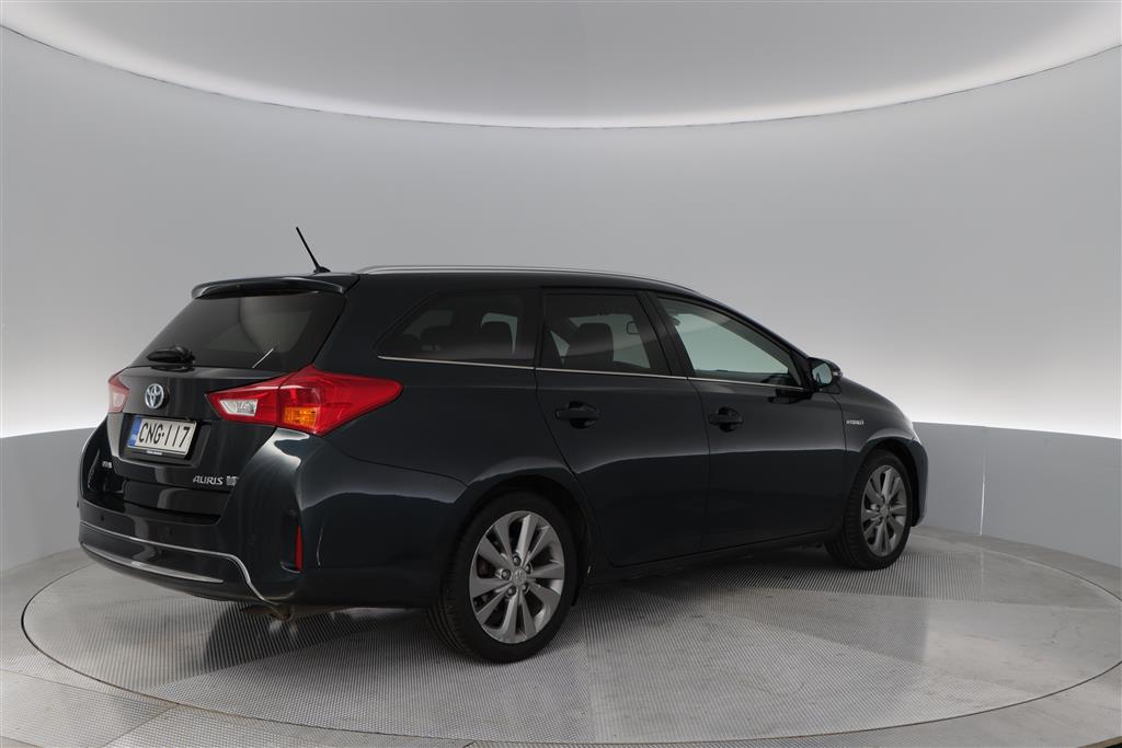TOYOTA Auris 2015