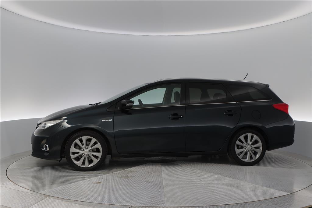 TOYOTA Auris 2015