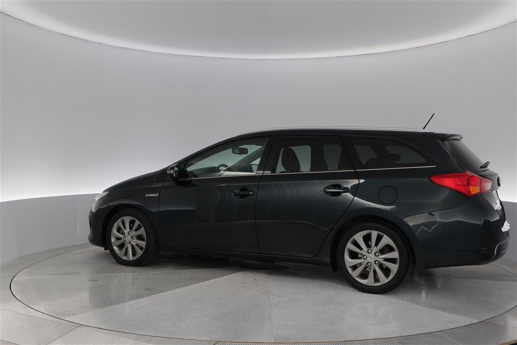 TOYOTA Auris 2015