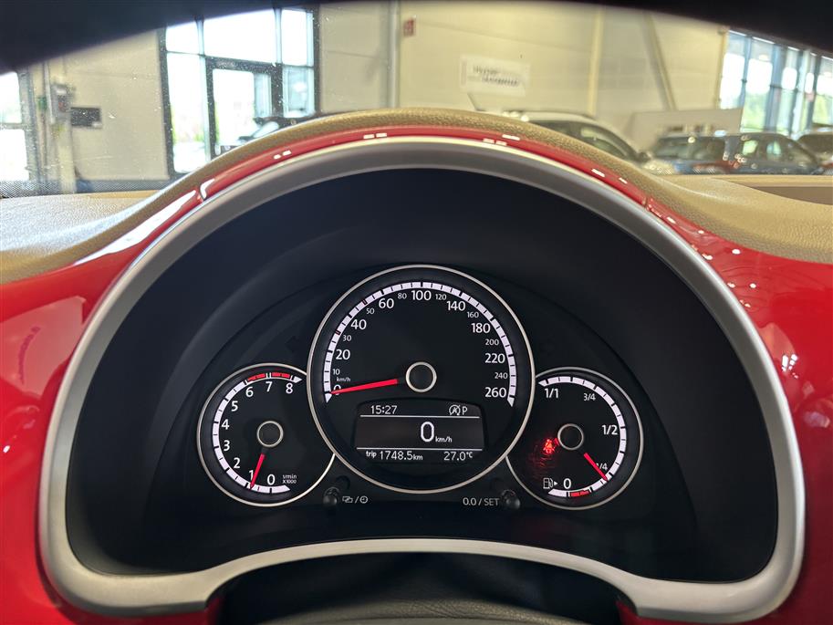 Volkswagen Beetle 2015
