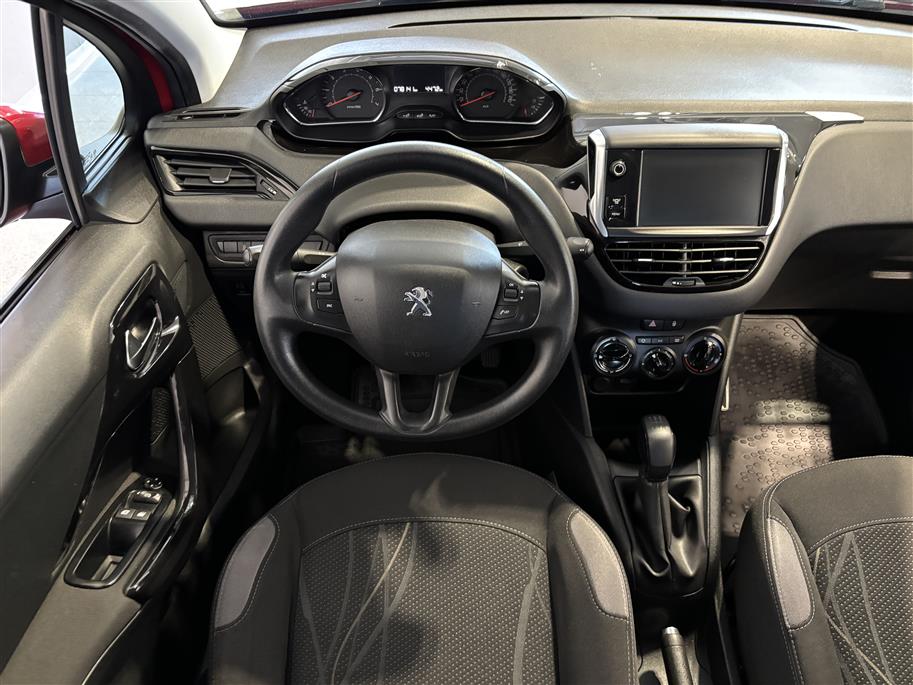 PEUGEOT 208 2013
