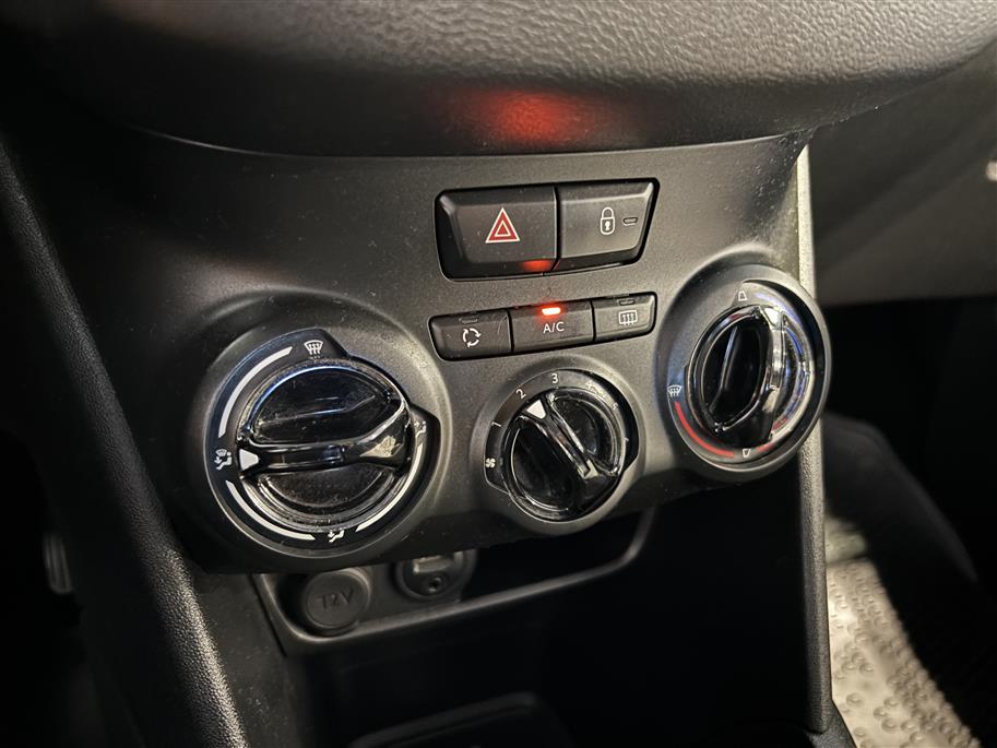 PEUGEOT 208 2013
