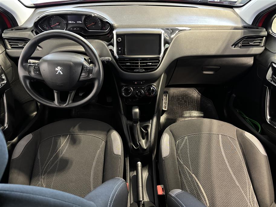 PEUGEOT 208 2013