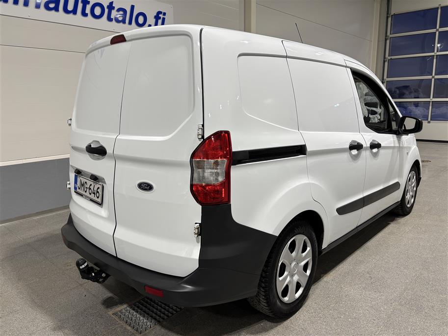 Ford Transit Courier 2021