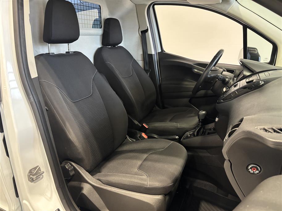 Ford Transit Courier 2021