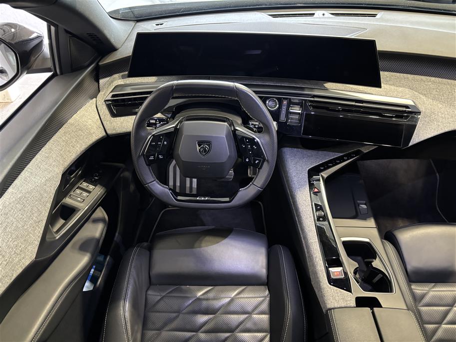 Peugeot E-3008 2024