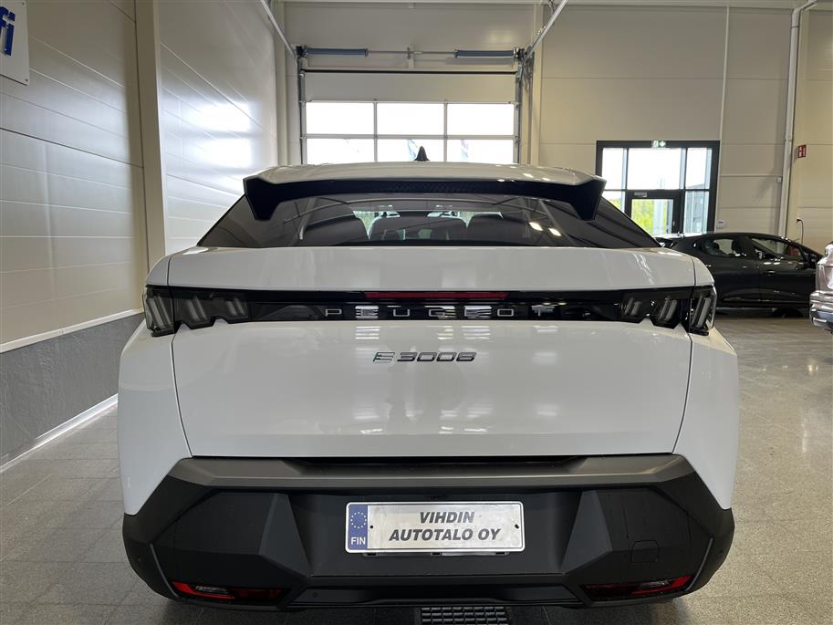 Peugeot E-3008 2025