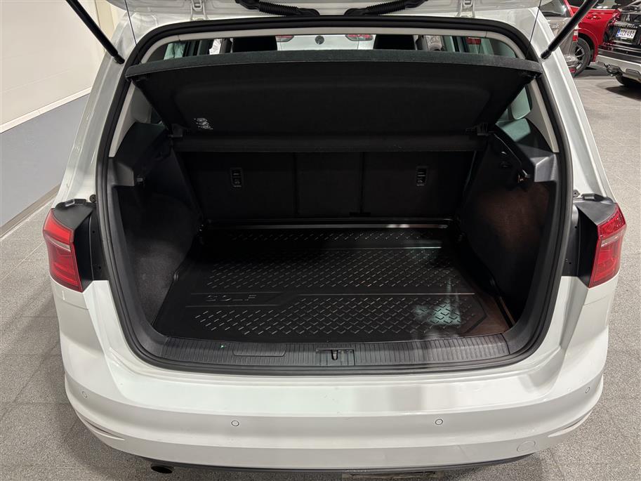 VOLKSWAGEN Golf Sportsvan 2015