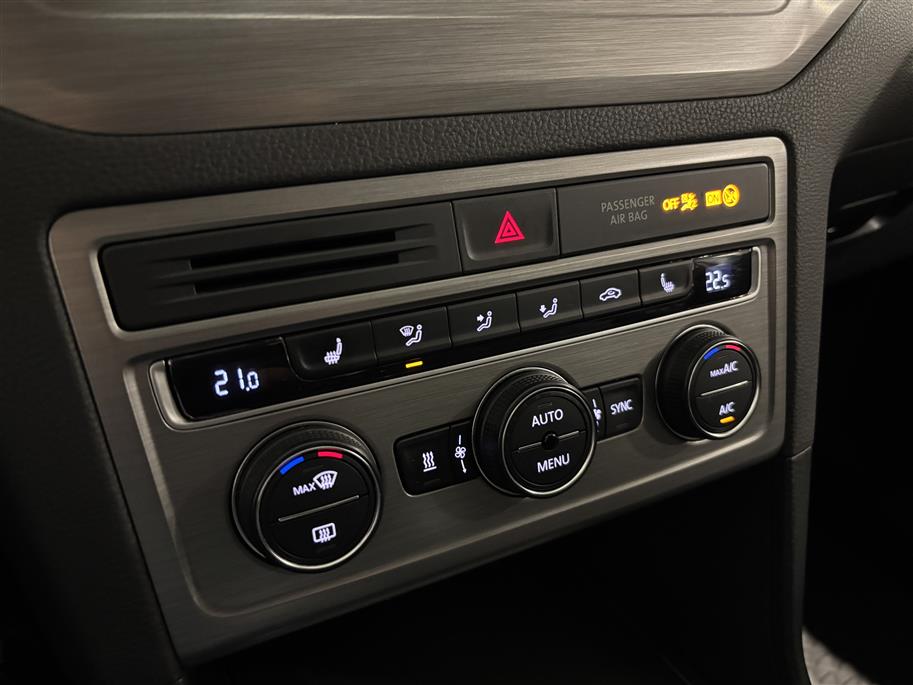 VOLKSWAGEN Golf Sportsvan 2015