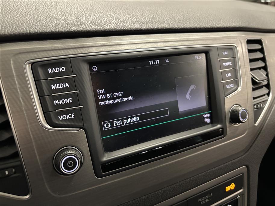 VOLKSWAGEN Golf Sportsvan 2015