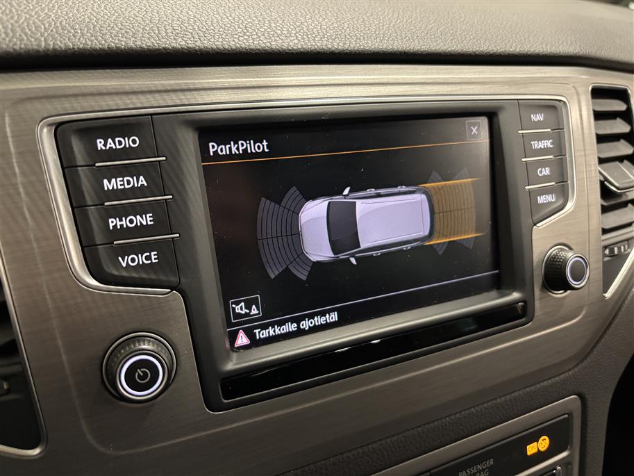 VOLKSWAGEN Golf Sportsvan 2015