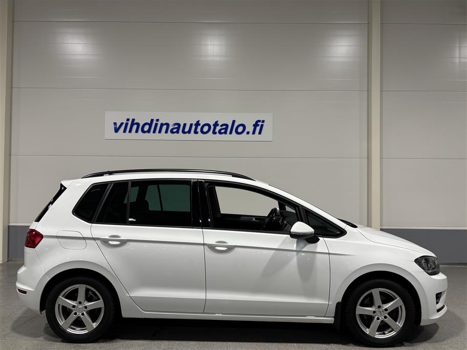 VOLKSWAGEN Golf Sportsvan 2015