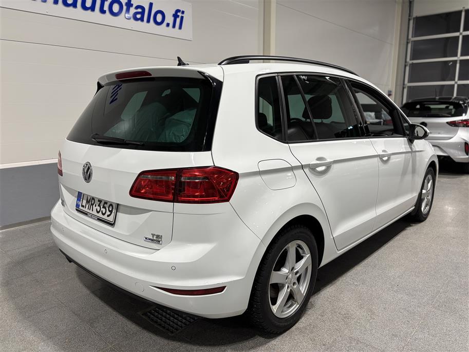 VOLKSWAGEN Golf Sportsvan 2015