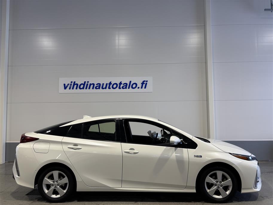 Toyota Prius Plug-in 2019