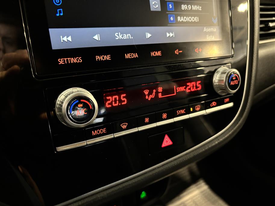 MITSUBISHI Outlander PHEV 2020