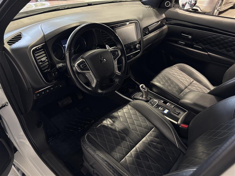 MITSUBISHI Outlander PHEV 2020