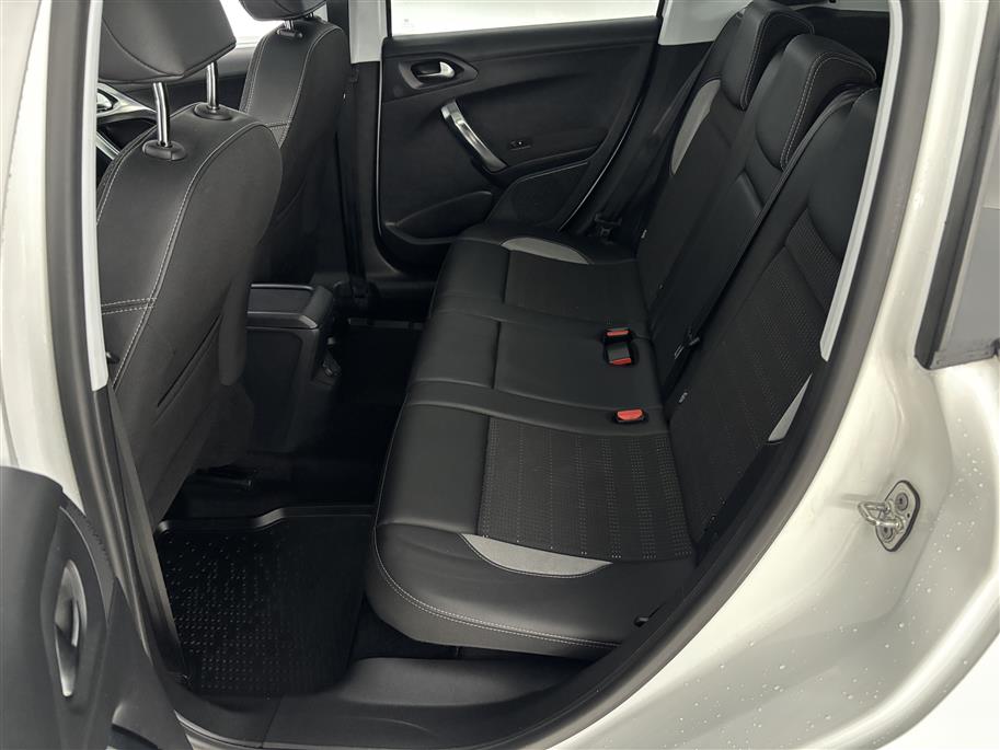 PEUGEOT 2008 2015