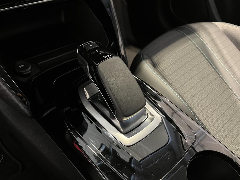 Peugeot e-208 2021