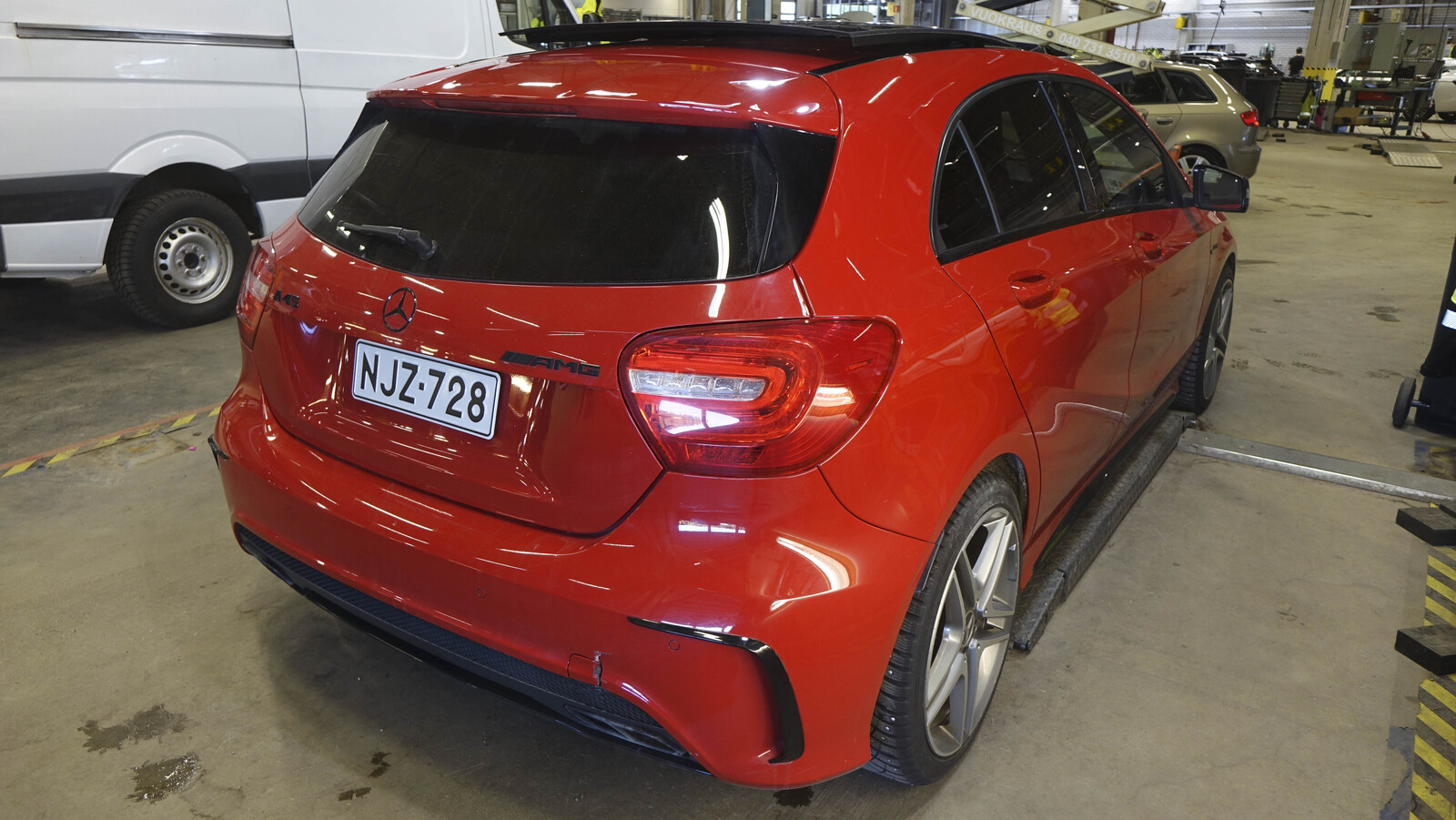 MERCEDES-BENZ A 45 AMG 2015