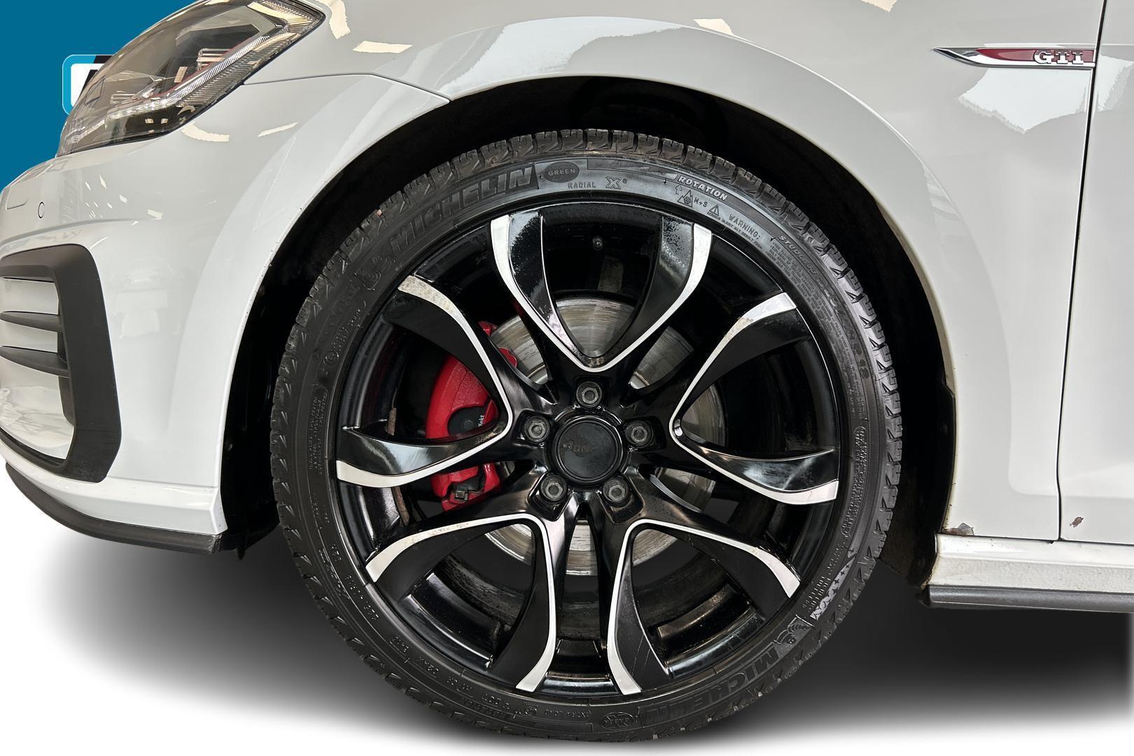 VOLKSWAGEN Golf 2017