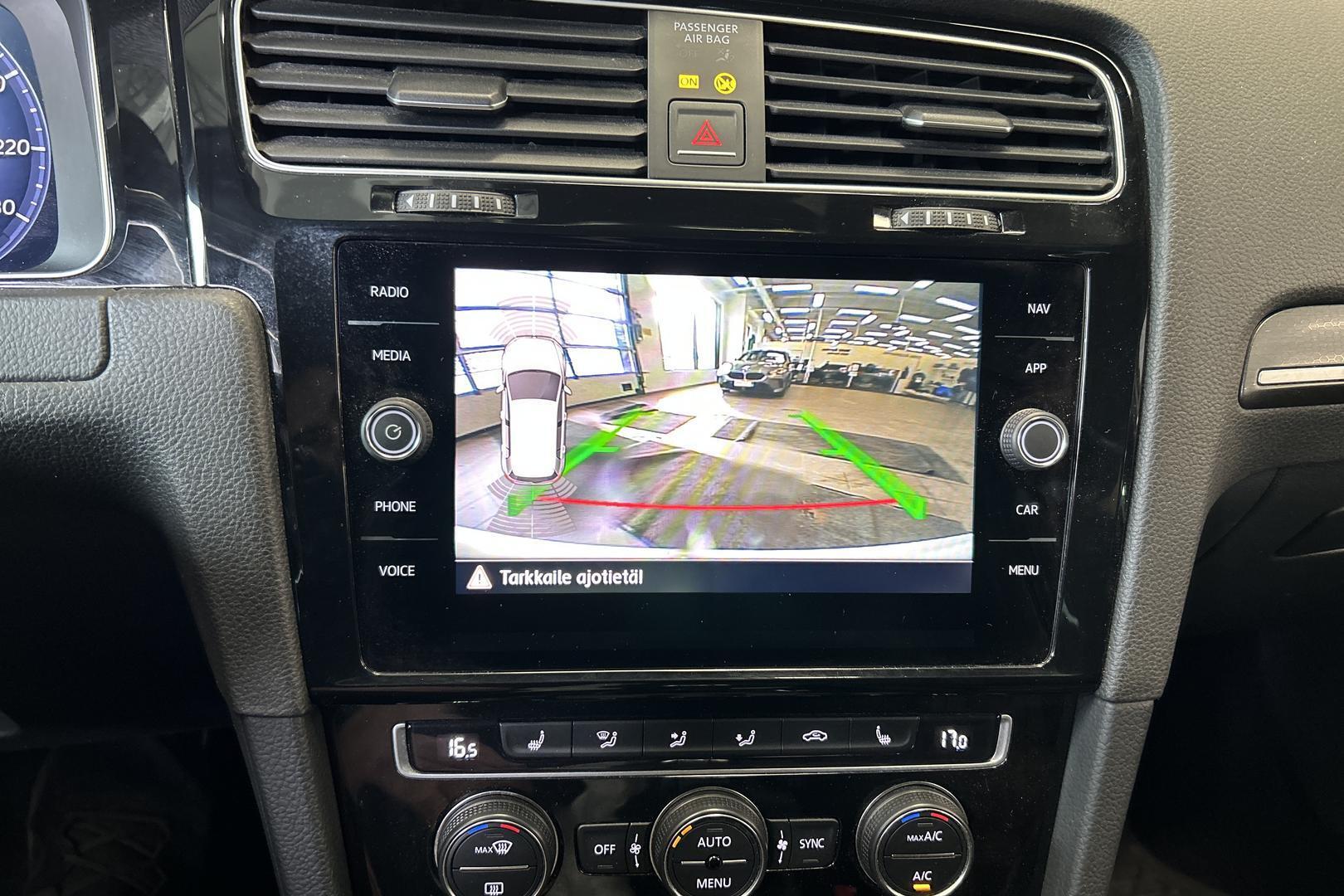 VOLKSWAGEN Golf 2017