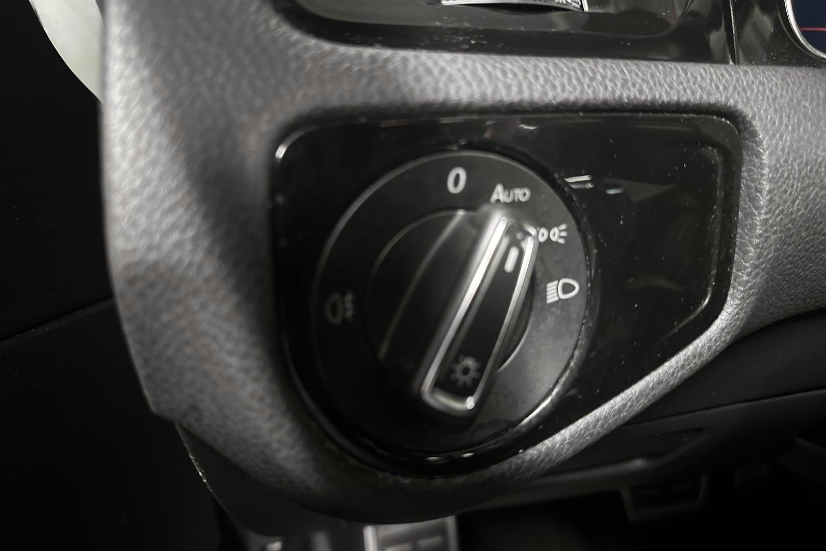 VOLKSWAGEN Golf 2017