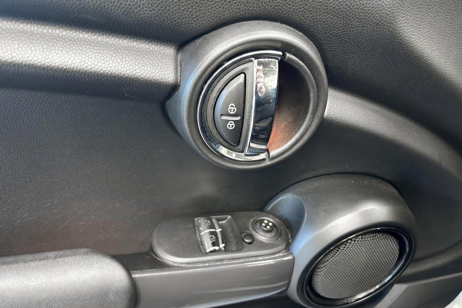 MINI Hatchback 2019